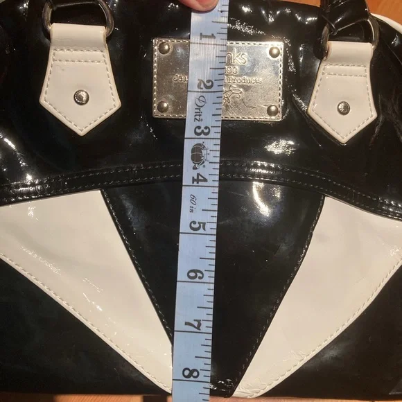 AKDMKS Black and White Handbag - Picture 9 of 9